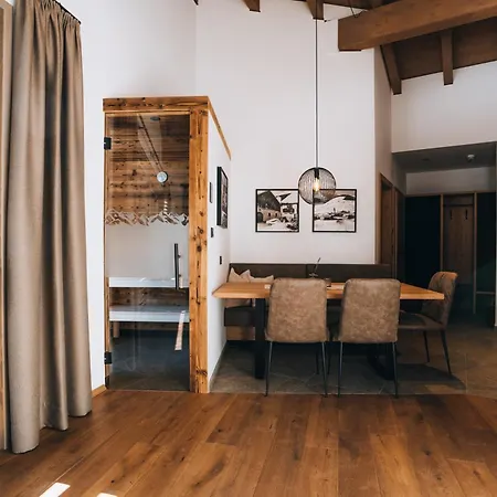 Bacher Living - & Hotel apartamentowy Serfaus