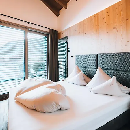 Bacher Living - & Hotel apartamentowy Serfaus