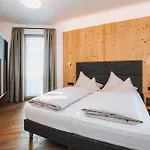 Bacher Living - & Ξενοδοχείο με διαμερίσματα Serfaus